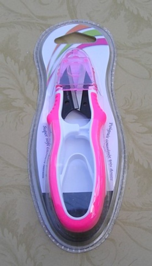 pink thread cutter.JPG